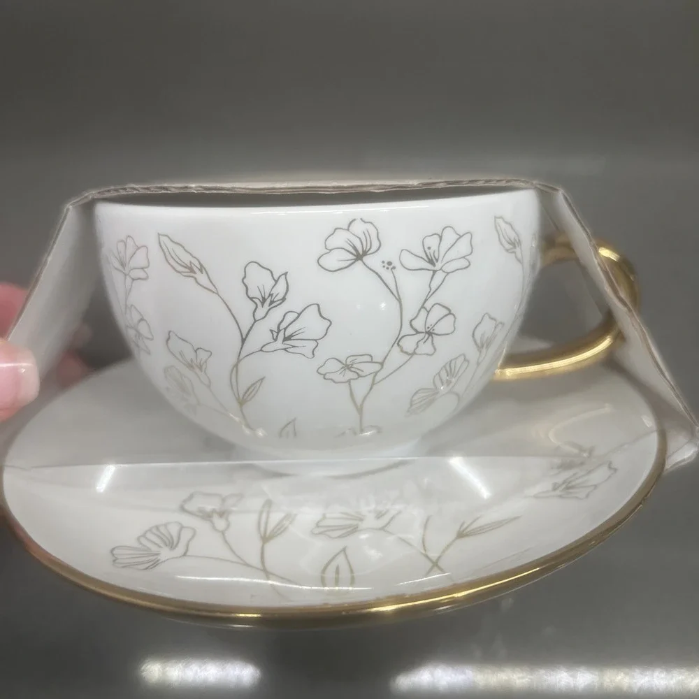 NEW-House Of Aurum Porcelain with Gold Design Teacup/saucer